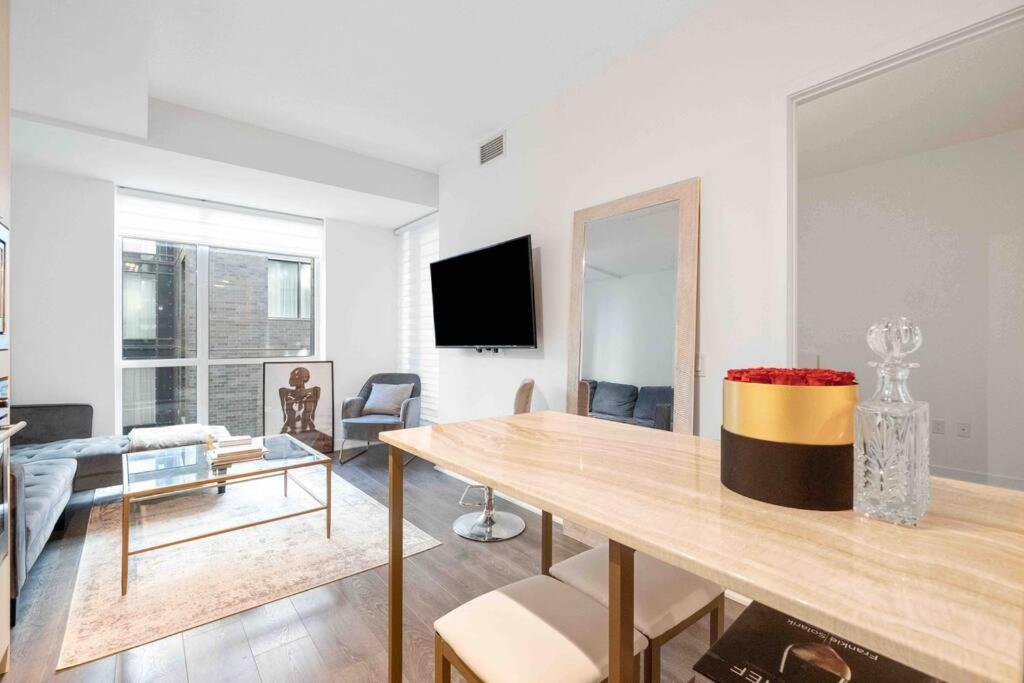 Condo In The City Торонто Екстер'єр фото