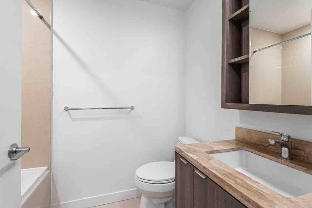 Condo In The City Торонто Екстер'єр фото